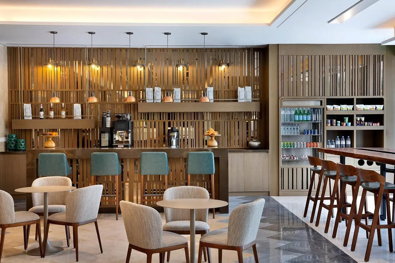 מלון Courtyard By Marriott Culture Village, דובאי