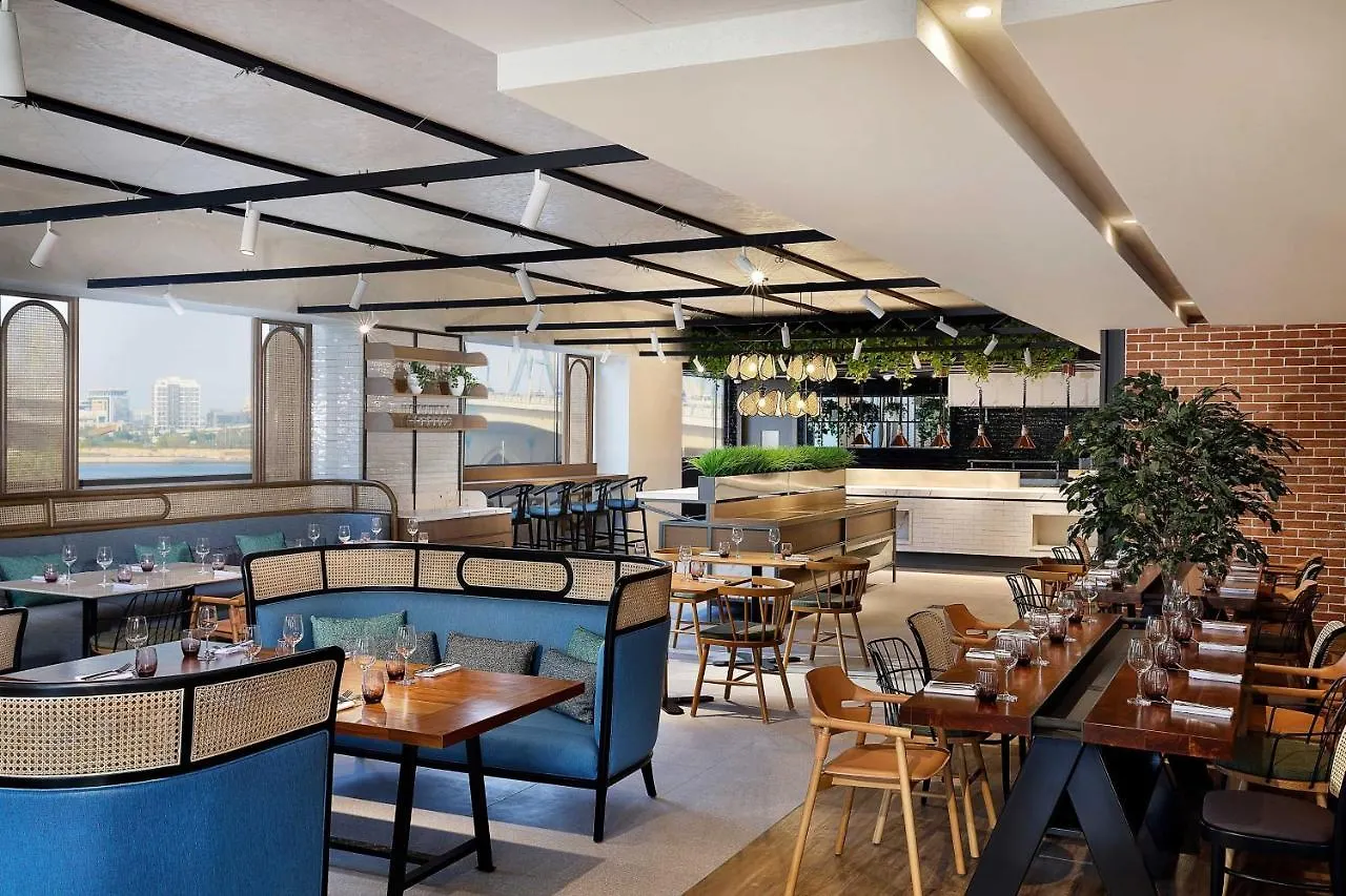 Отель Courtyard By Marriott Culture Village, Дубай
